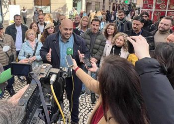 Belgrano, entre periodistas y simpatizantes de su partido / FOTO: Ahora Cádiz