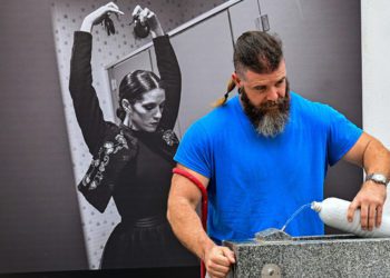 Arte y vida cotidiana se dan la mano en el entorno de la plaza / FOTO: Eulogio García