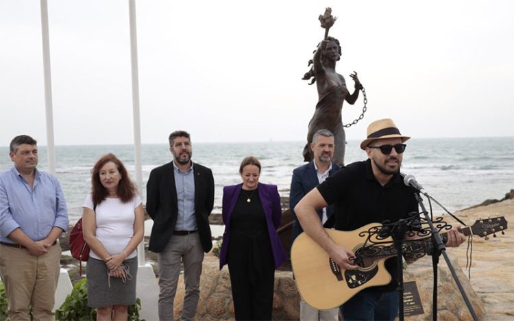 Música y poesía durante el acto / FOTO: Ayto.