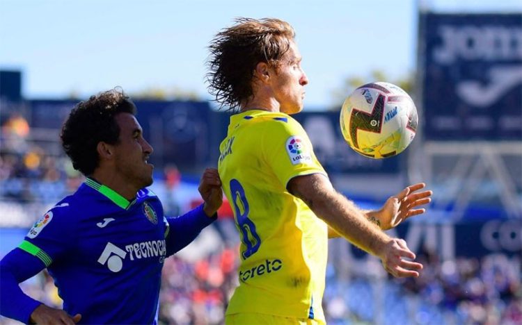 Álex en un lance del partido / FOTO: Cádiz CF