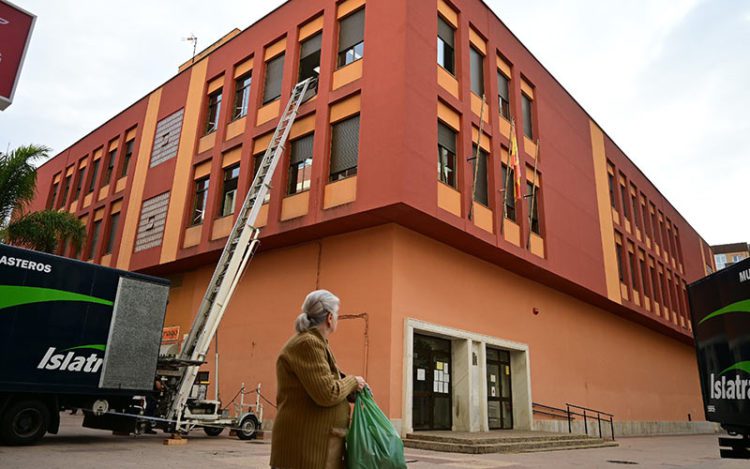 Pasados trabajos de desalojo del edificio / FOTO: Eulogio García