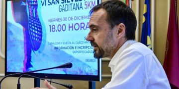 Páez presentando los detalles de la prueba / FOTO: Eulogio García
