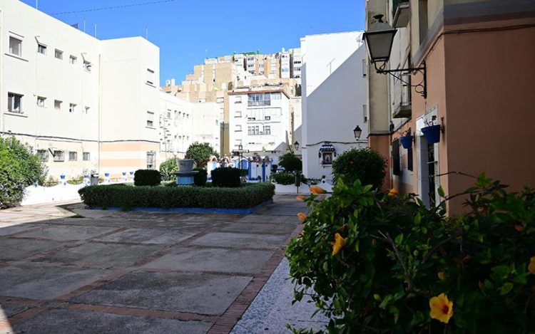 Uno de los patios del entorno a reurbanizar / FOTO: Eulogio García