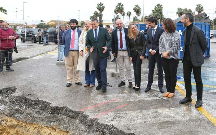 Uno de los posados en el inicio de los trabajos / FOTO: Junta