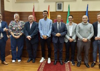 Primer acto con los nuevos personajes navideños / FOTO: Ayto.