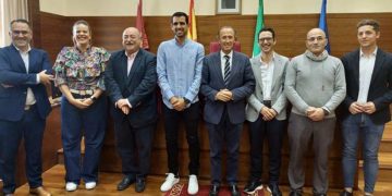 Primer acto con los nuevos personajes navideños / FOTO: Ayto.