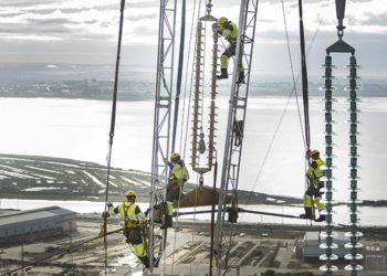 Operarios trabajando en altura durante estas semanas / FOTO: Endesa