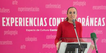 Lola Cazalilla presentando la progamación / FOTO: Ayto.