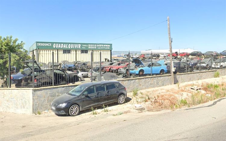 El 'cementerio' de coches de la empresa contratada