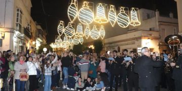 Los villancicos de la banda de música acompañando el acto de encendido / FOTO: Ayto.
