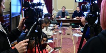 Presentando detalles del flamante contrato / FOTO: Eulogio García