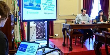 Presentando el documento a la prensa / FOTO: Eulogio García