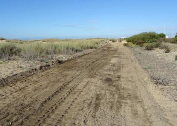 Zona de las dunas tras el paso de las máquinas / FOTO: Agaden