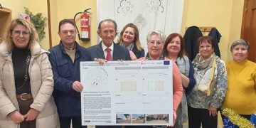 En la sede vecinal presumiendo de las obras proyectadas / FOTO: Ayto.