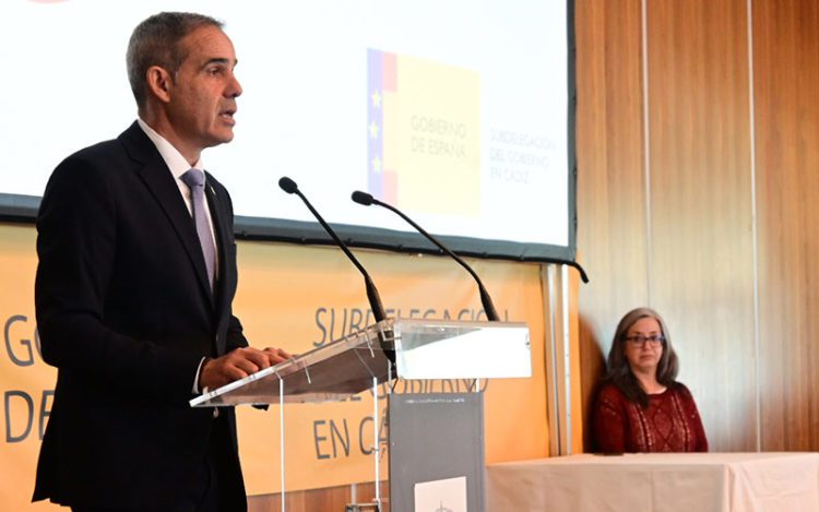 Un momento del discurso del subdelegado / FOTO: Eulogio García