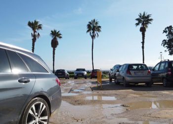 Estacionamiento provisional y precario en La Magdalena / FOTO: PP