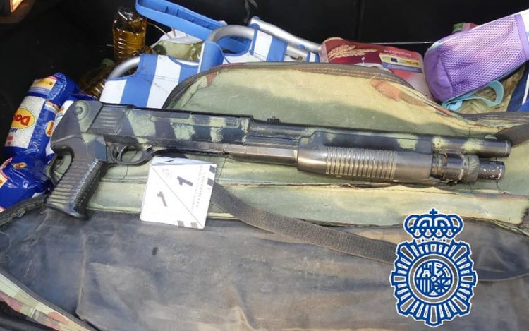El arma simulada hallada en el coche / FOTO: Policía Nacional