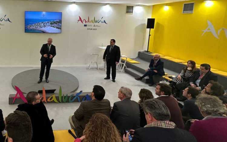 Beardo y Martínez presentando la oferta portuense en el pabellón de la Junta / FOTO: Ayto.