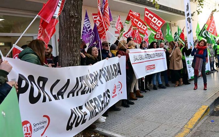 Frente al centro de salud La Paz / FOTO: Eulogio García