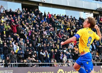 Álex celebrando su gol / FOTO: Eulogio García