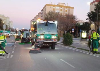 Operativo de limpieza tras la cabalgata / FOTO: Ayto.