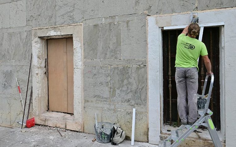Trabajador de la construcción en plena faena / FOTO: Eulogio García