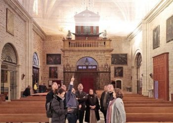 Miradas hacia el ábside de la nave principal / FOTO: Ayto.