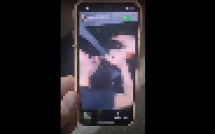Un pantallazo del video delator difundido por la Policía Local