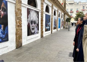 En la inauguración de la muestra del mercado central / FOTO: Ayto.