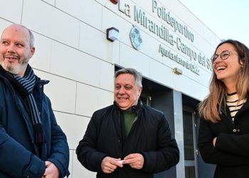 Rueda de prensa a las puertas del pabellón del Campo del Sur / FOTO: Eulogio García