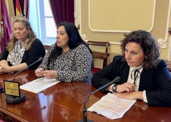 Presentando el programa final de esta actividad escolar / FOTO: Ayto.