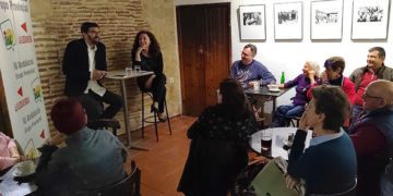 Acto electoral en una cafetería del centro / FOTO: IU