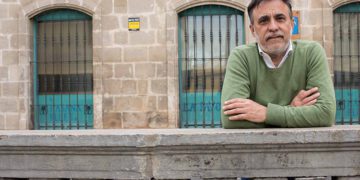 El candidato en una de las imágenes cedidas por su partido