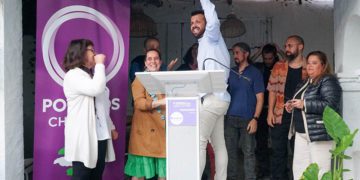 Fernández, tras el atril / FOTO: Podemos