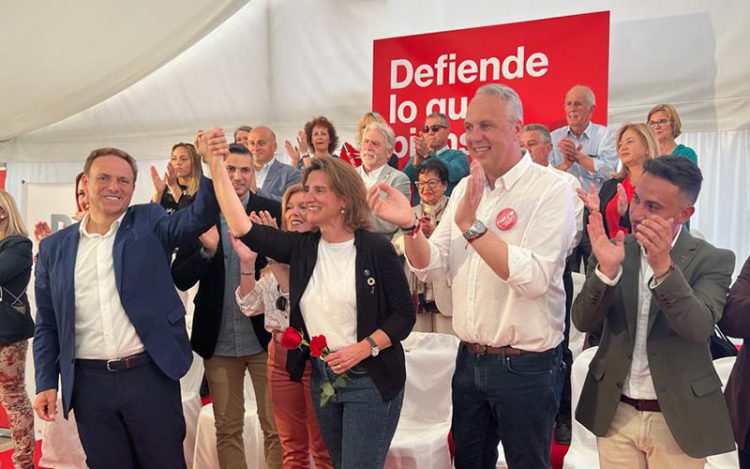 La ministra Ribera apoyando al candidato / FOTO: PSOE