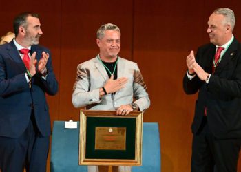 Alejandro Sanz agradeciendo el homenaje / FOTO: Eulogio García