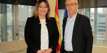 Posado con el director general de Sepes / FOTO: Ayto.