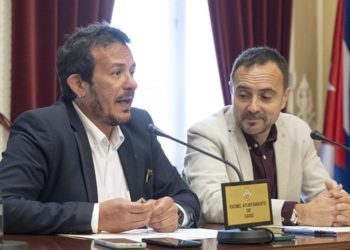 Alcalde y concejal de Hacienda en rueda de prensa / FOTO: Ayto.