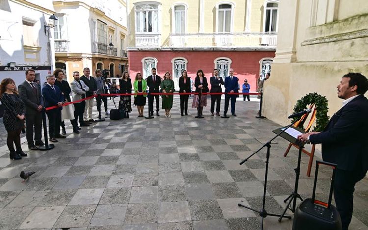 El alcalde durante su breve intervención / FOTO: Eulogio García