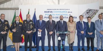 Posado tras la presentación del proyecto / FOTO: Subdelegación