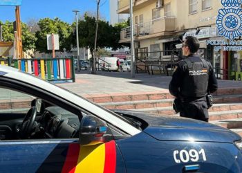 Agente en la zona en la que ocurrieron los hechos / FOTO: Policía Nacional