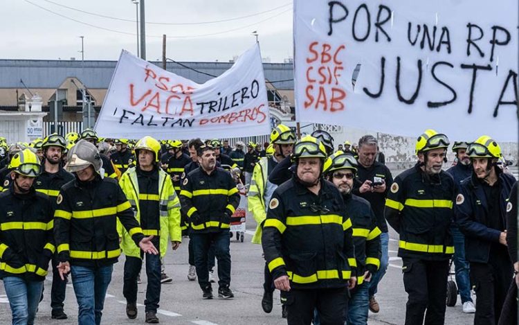 Marchando desde el Parque de Bomberos de Cádiz, semanas atrás / FOTO: Eulogio García