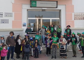 El inicio de la marcha, a las puertas del Columela / FOTO: Marea Verde