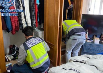 En el registro de una de las viviendas / FOTO: Policía Nacional