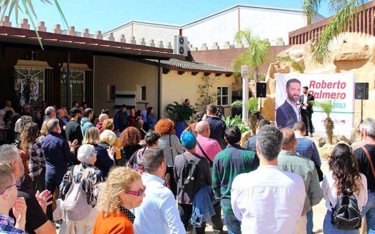 Un momento del concurrido acto de precampaña / FOTO: IU