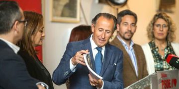 Román y sus concejales, orgullosos de su gestión / FOTO: PSOE