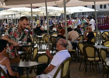 Terraza en la capital gaditana / FOTO: Eulogio García