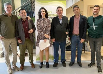 Foto de familia tras la reunión en la sede de la APC / FOTO: CPPA