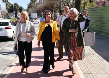 La consejera, entre representantes de la Junta en la provincia / FOTO: Junta