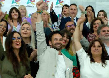 Posado con toda la candidatura en el ECCO / FOTO: AIG